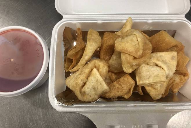 sweet and sour wonton chip  炸雲吞皮 （甜酸sauce)